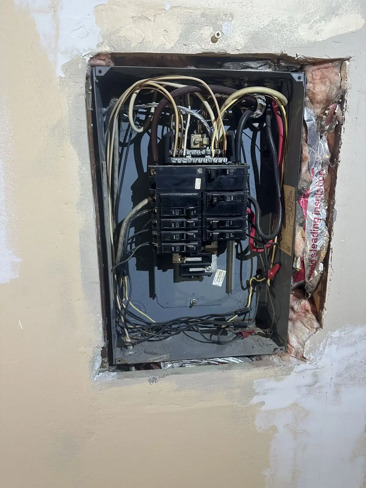 Old electrical panel before a 200 amp upgrade 2